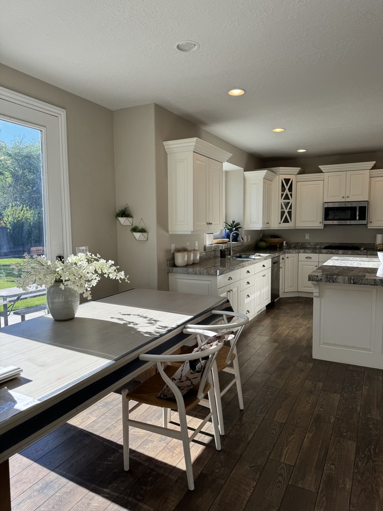 Dining area before the Corner Canyon Home remodel